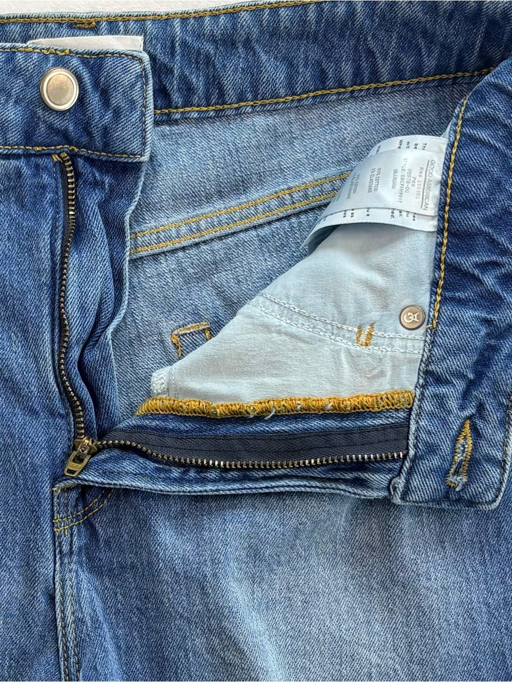GOOD AMERICAN High Rise Distressed Denim Shorts Frayed Hem Blue Size 6 28 - Picture 6 of 8